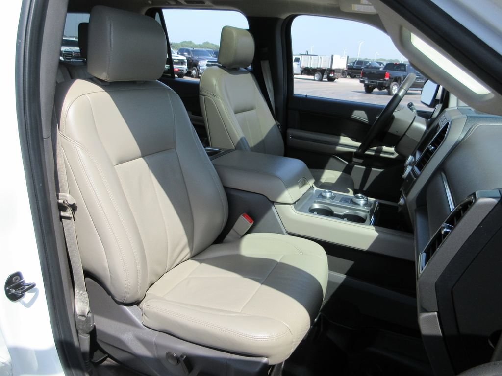 Used 2020 Ford Expedition Max XLT w/ Equipment Group 202A AWD/4WD image 23