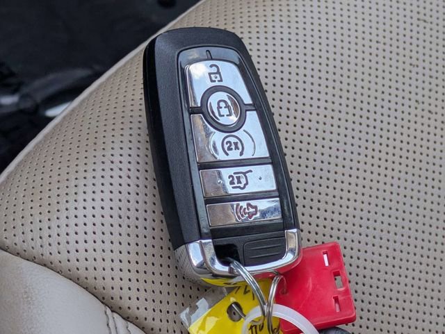 Certified 2023 Lincoln Corsair Reserve image 31