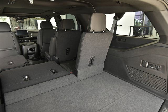 Used 2024 Chevrolet Suburban High Country AWD/4WD image 20