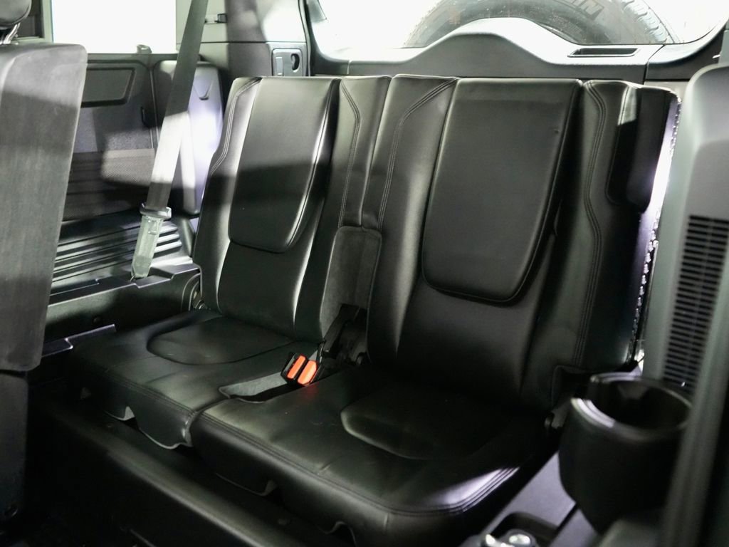 Used 2021 Land Rover Defender 110 SE image 29