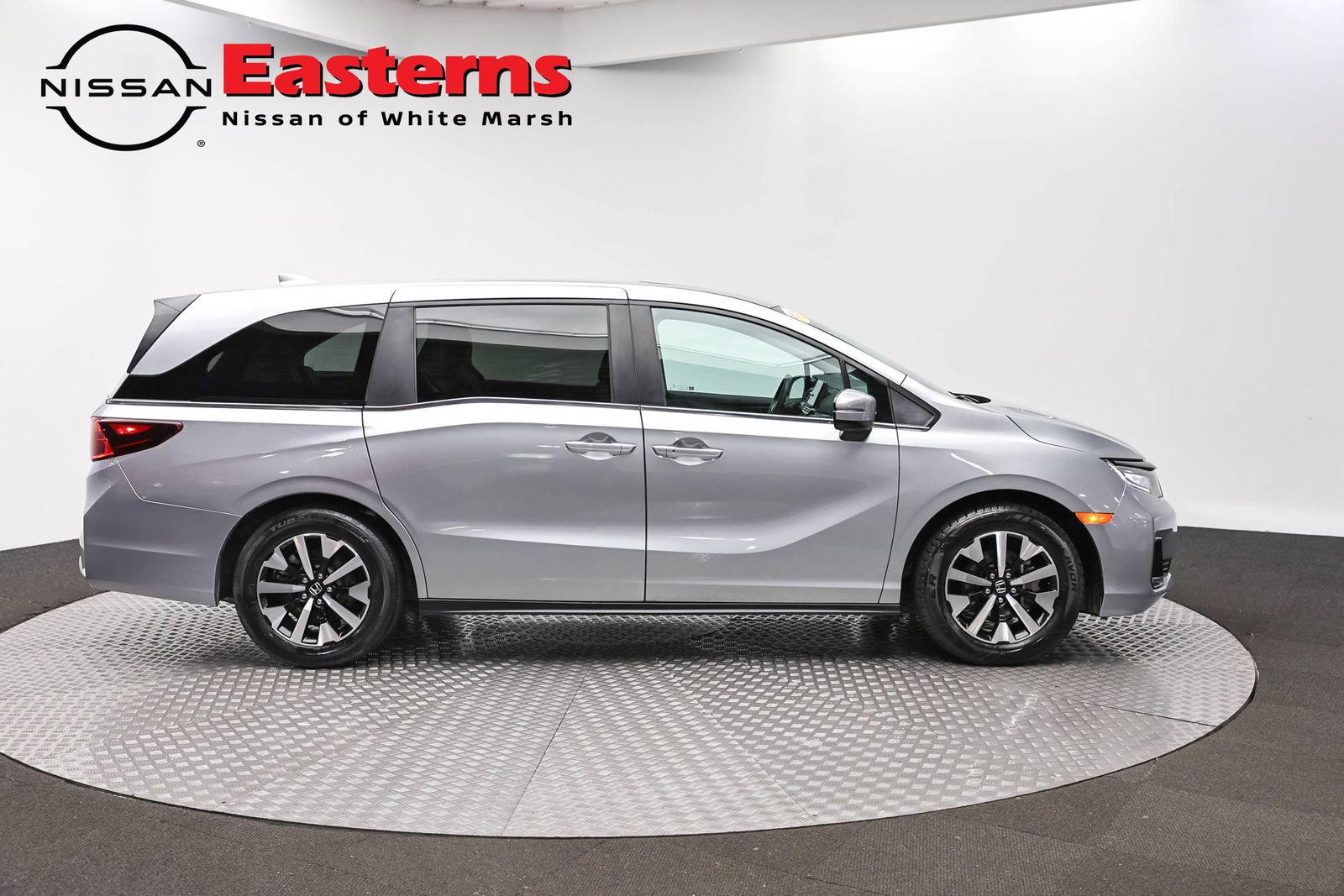Used 2025 Honda Odyssey EX-L image 4
