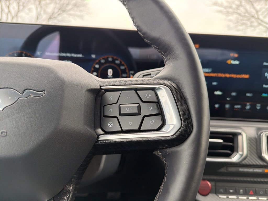 Used 2025 Ford Mustang GT Premium RWD image 30