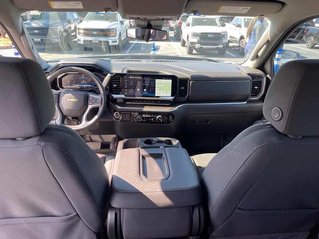 Used 2025 Chevrolet Silverado 1500 LT AWD/4WD image 28