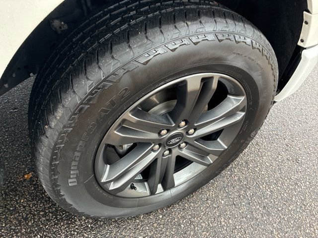 Used 2023 Ford F150 Lariat w/ Max Trailer Tow Package image 16