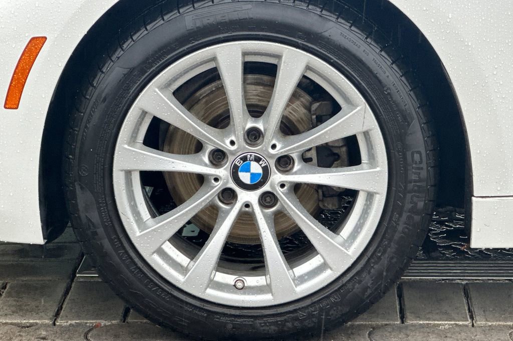Used 2017 BMW 320i Sedan image 28