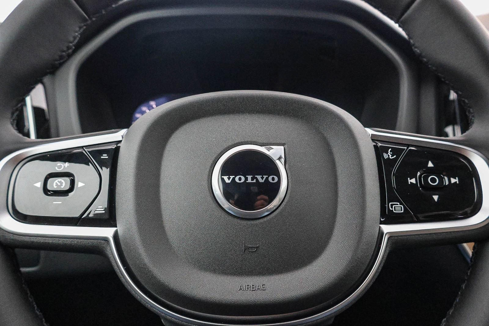 New 2026 Volvo XC60 B5 Core AWD/4WD image 33