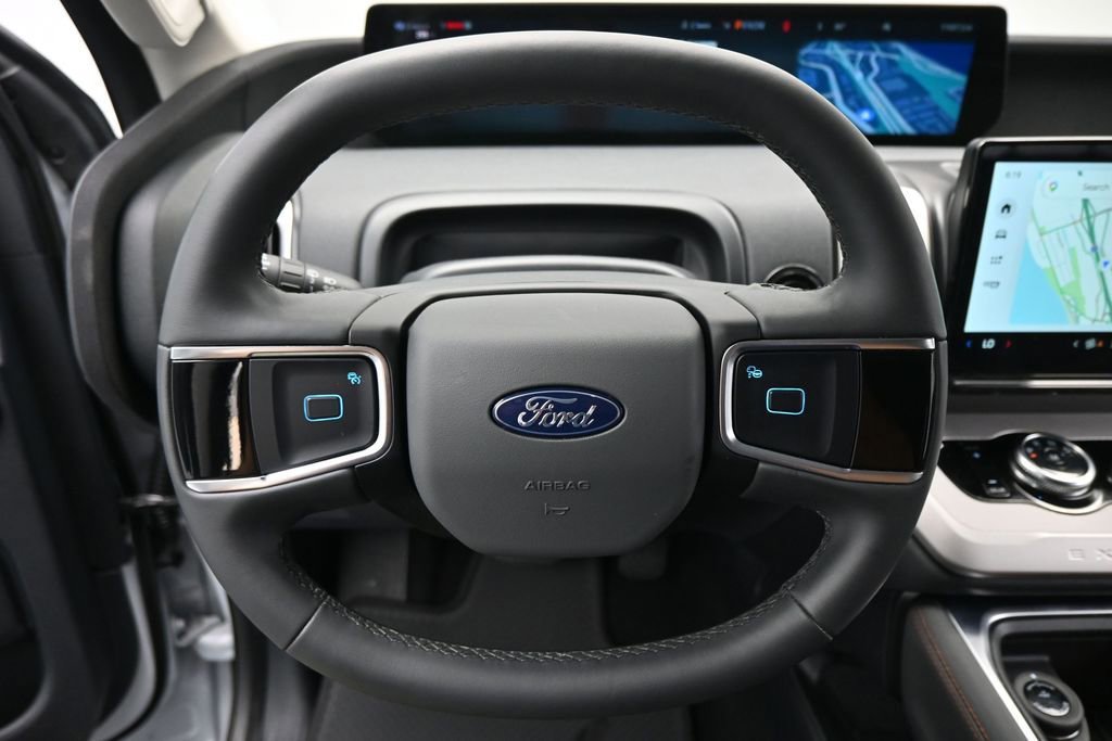 Used 2025 Ford Expedition Max Active RWD image 12