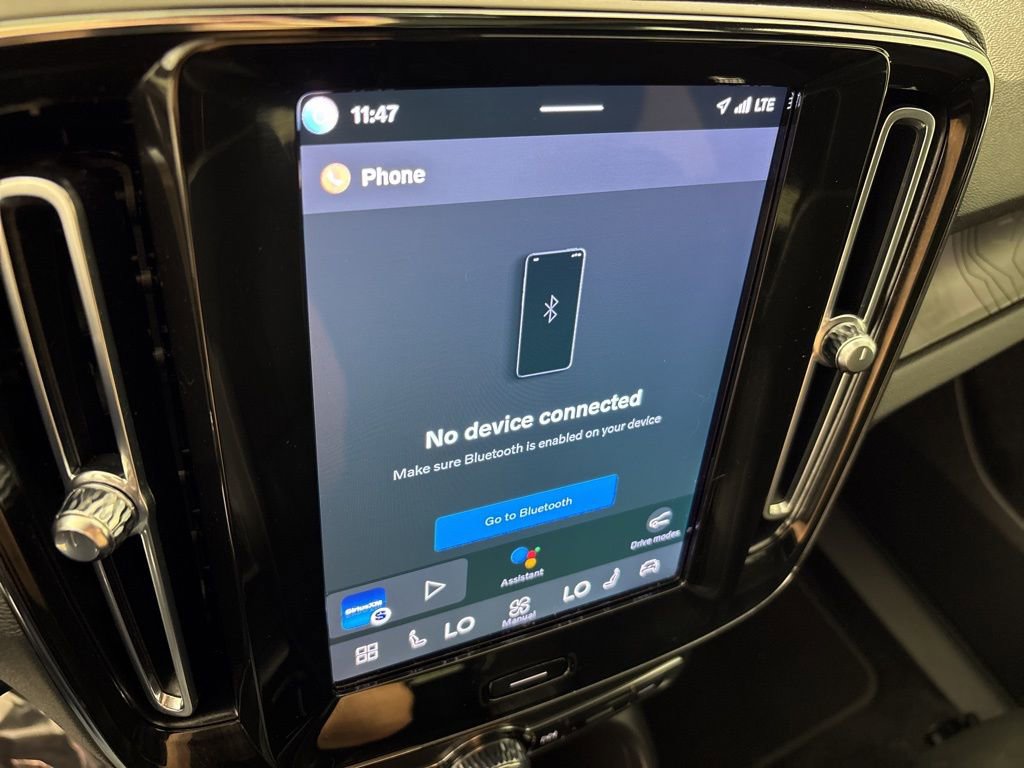 Used 2023 Volvo C40 P8 Recharge Plus image 32