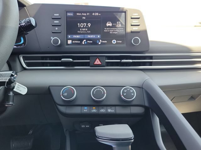 New 2026 Hyundai Elantra SE FWD image 14