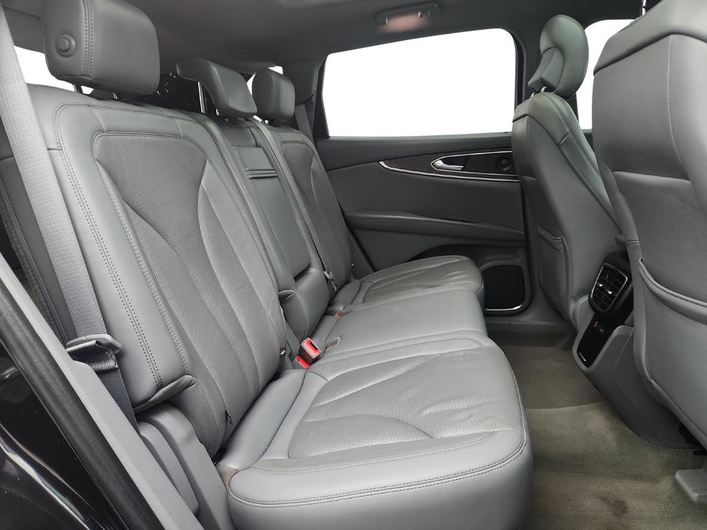 Used 2019 Lincoln Nautilus Reserve image 30