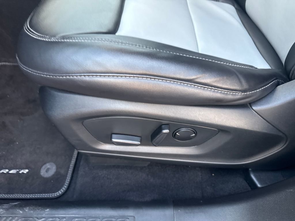 Used 2023 Ford Explorer XLT w/ Equipment Group 202A image 34