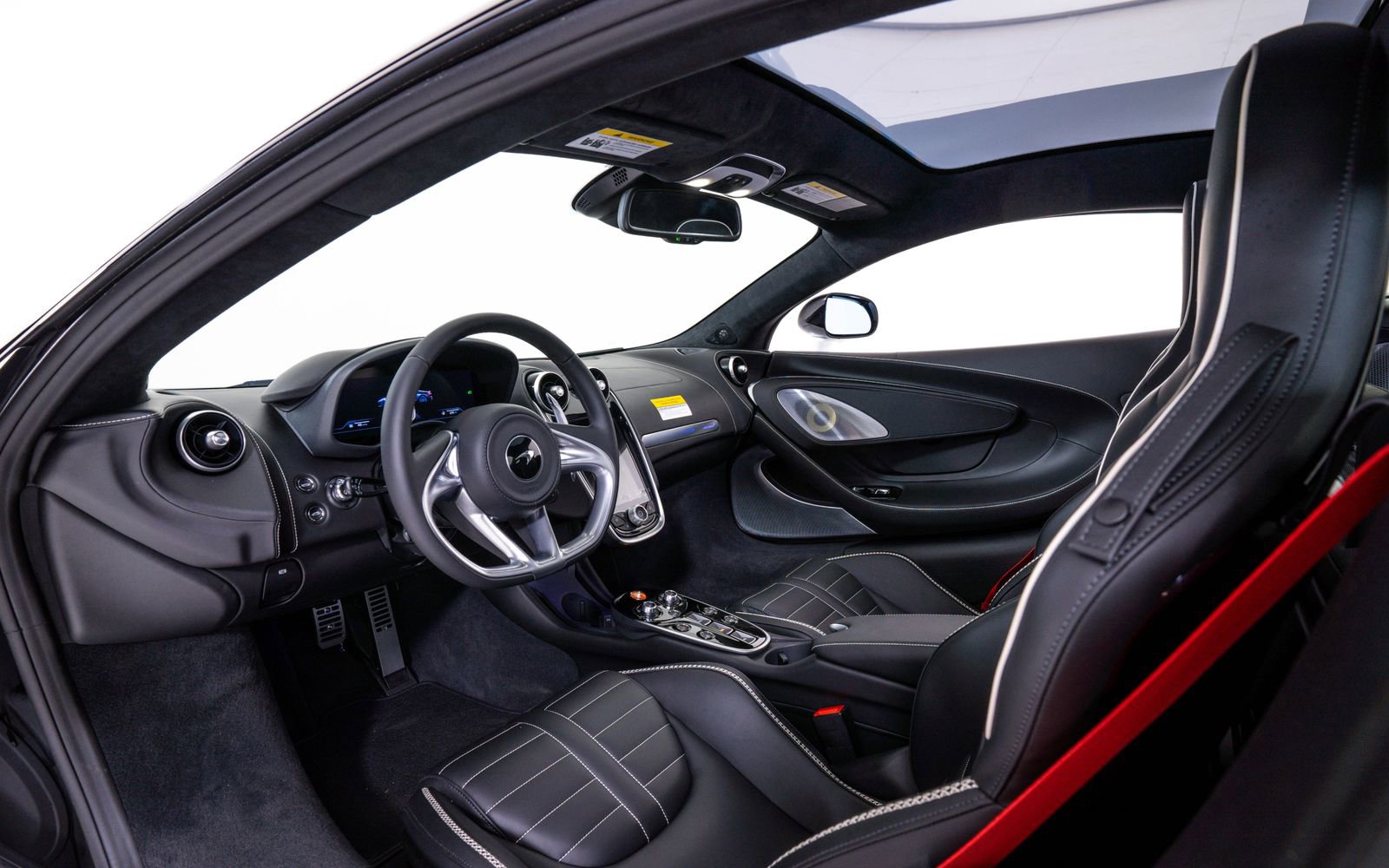 New 2026 McLaren GTS RWD image 18