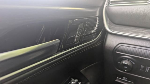 Used 2023 Jeep Wagoneer L Series II image 34