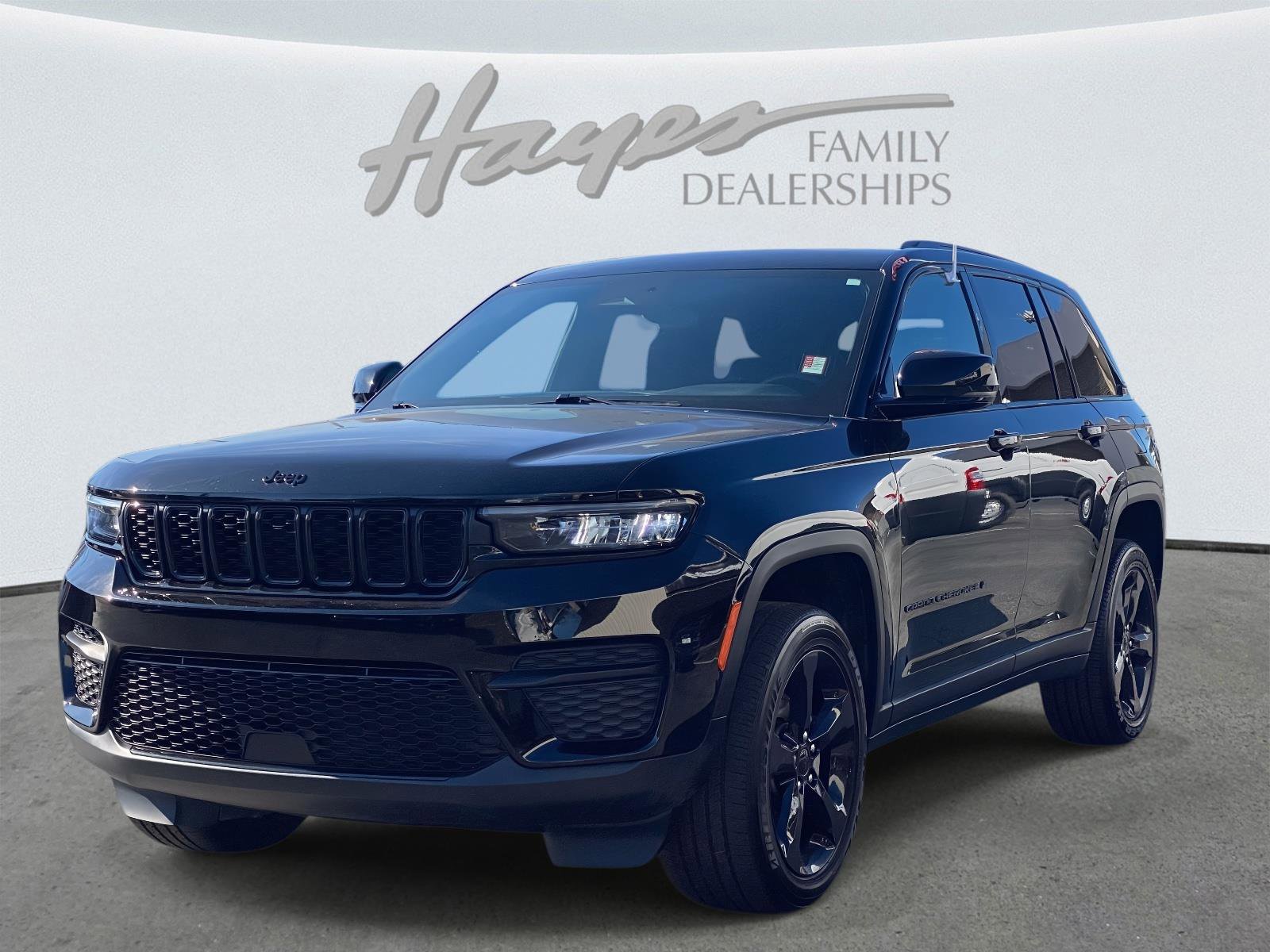 Certified 2024 Jeep Grand Cherokee Altitude image 36