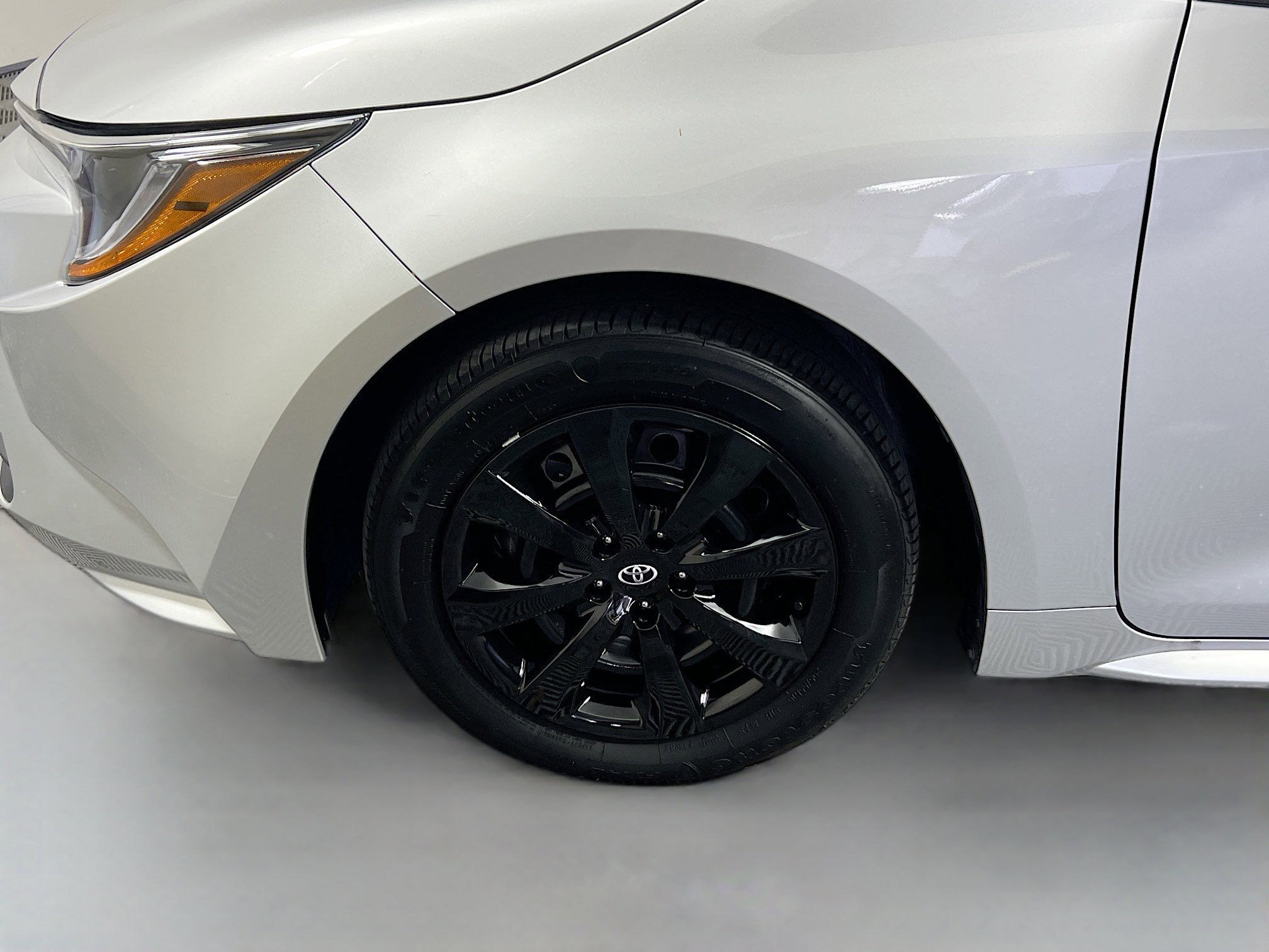 Used 2024 Toyota Corolla LE FWD image 13