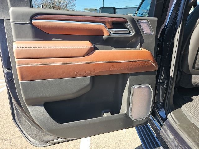 Used 2025 GMC Sierra 3500 Denali Ultimate image 7