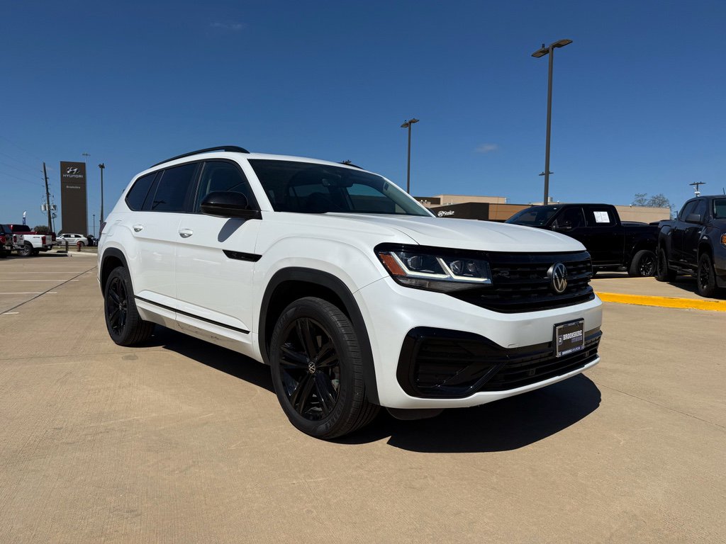 Used 2023 Volkswagen Atlas SEL R-Line AWD/4WD image 3