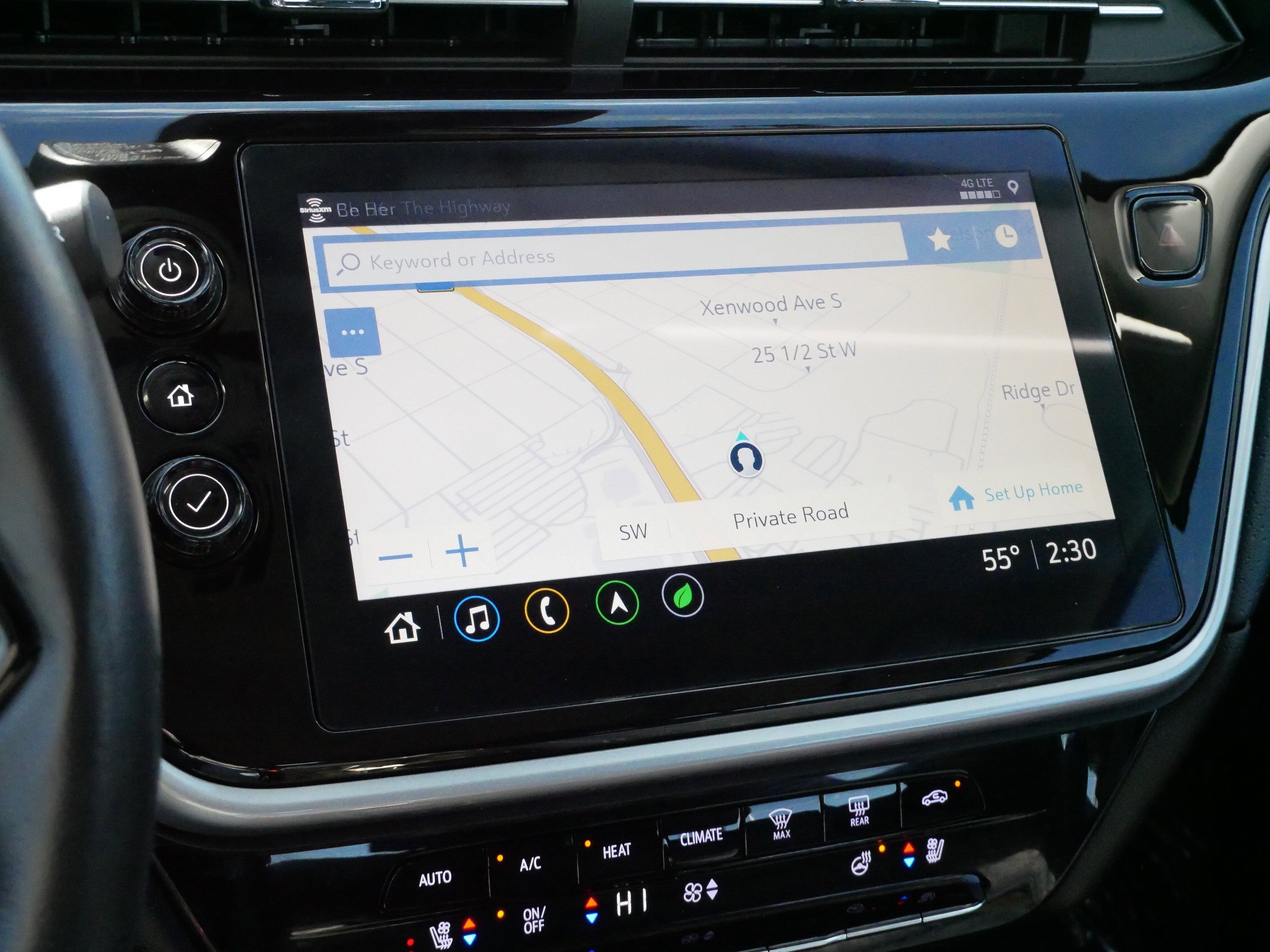 Used 2022 Chevrolet Bolt EUV Premier w/ Sun & Sound Package image 22