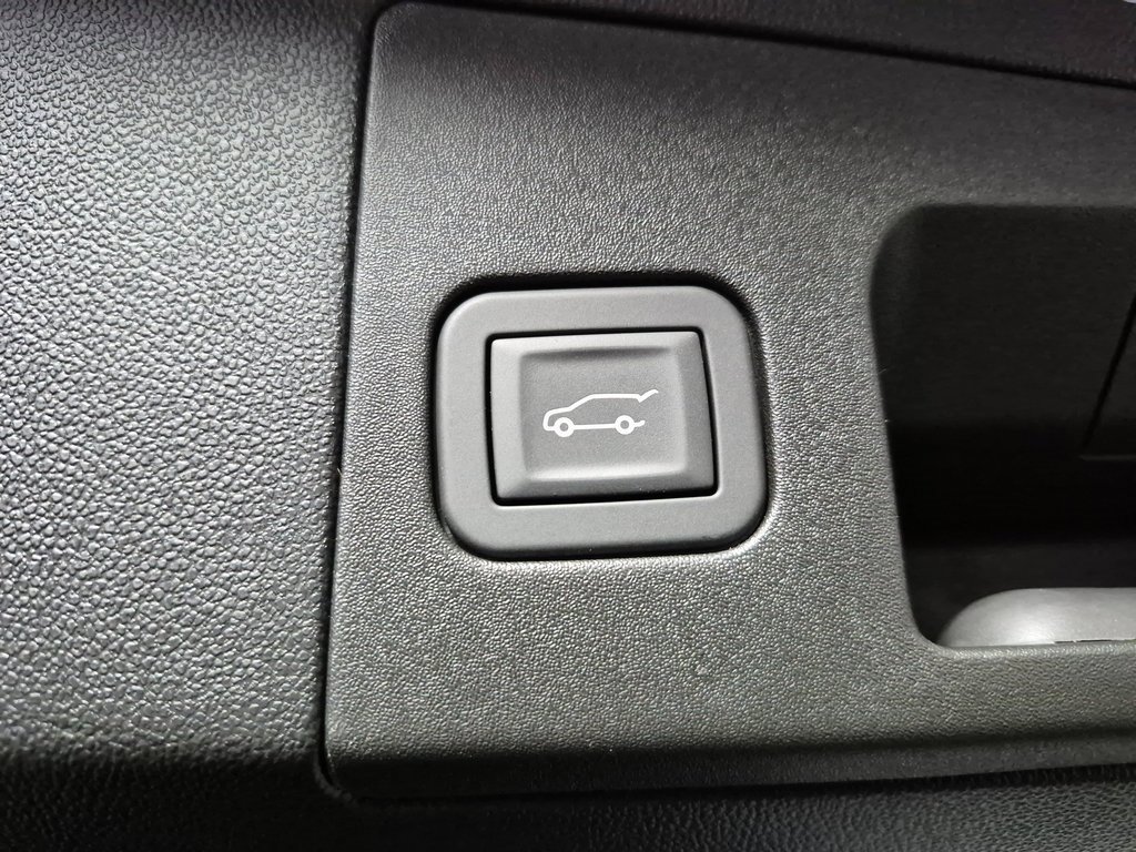 New 2026 Cadillac XT5 Sportv w/ LPO, Floor Liner Package image 11