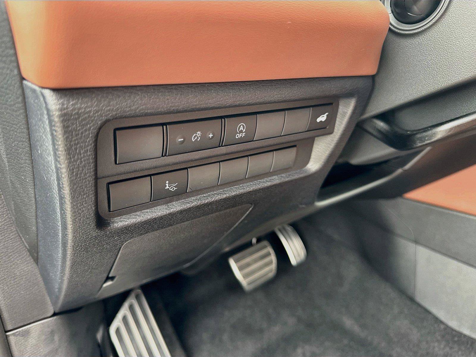 New 2026 Mitsubishi Outlander SEL FWD image 14