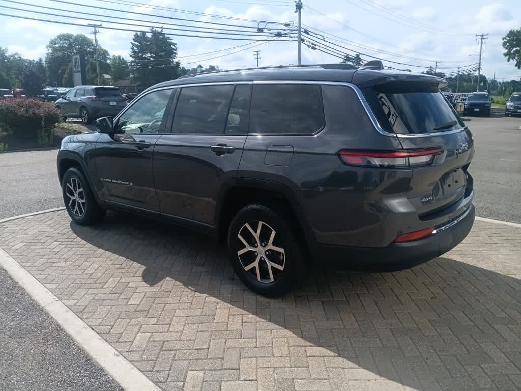 Used 2023 Jeep Grand Cherokee L Limited AWD/4WD image 4