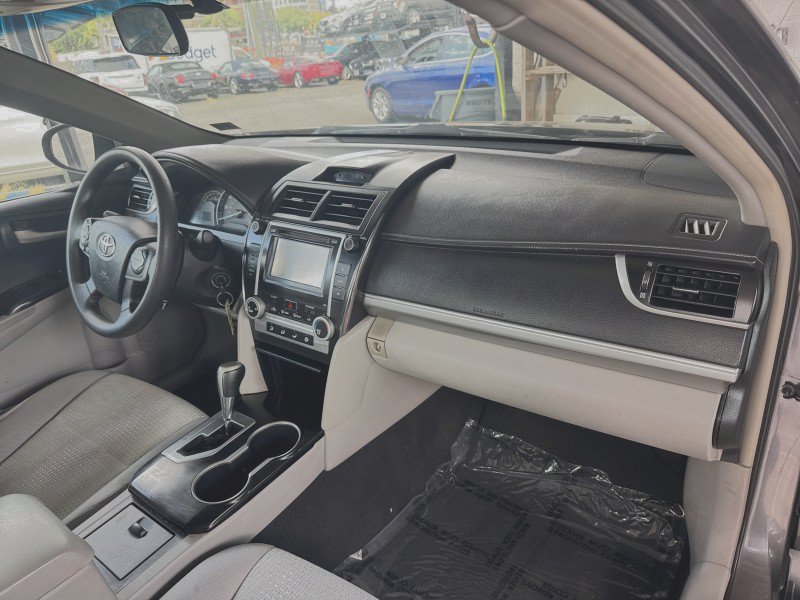 Used 2013 Toyota Camry LE FWD image 22
