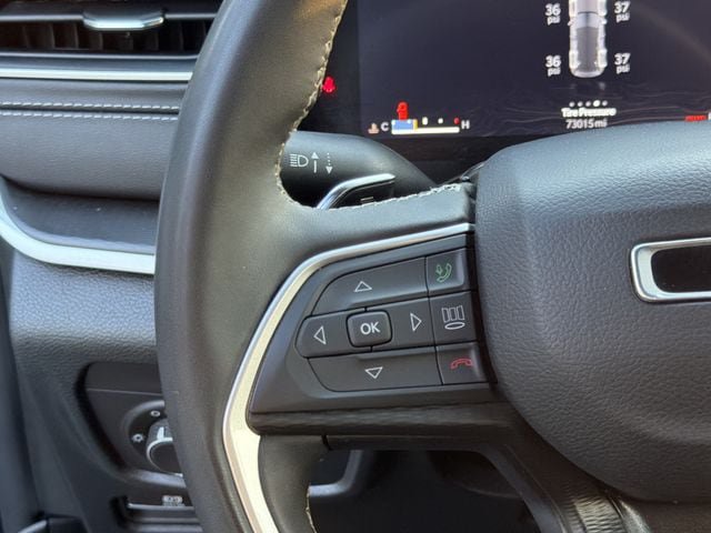 Used 2024 Jeep Grand Cherokee Altitude AWD/4WD image 25