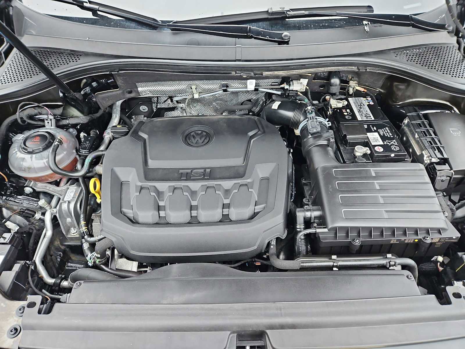 Certified 2023 Volkswagen Tiguan SEL R-Line AWD/4WD image 39