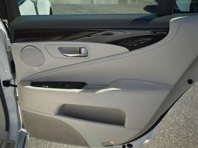 Used 2007 Lexus LS 460 RWD image 41
