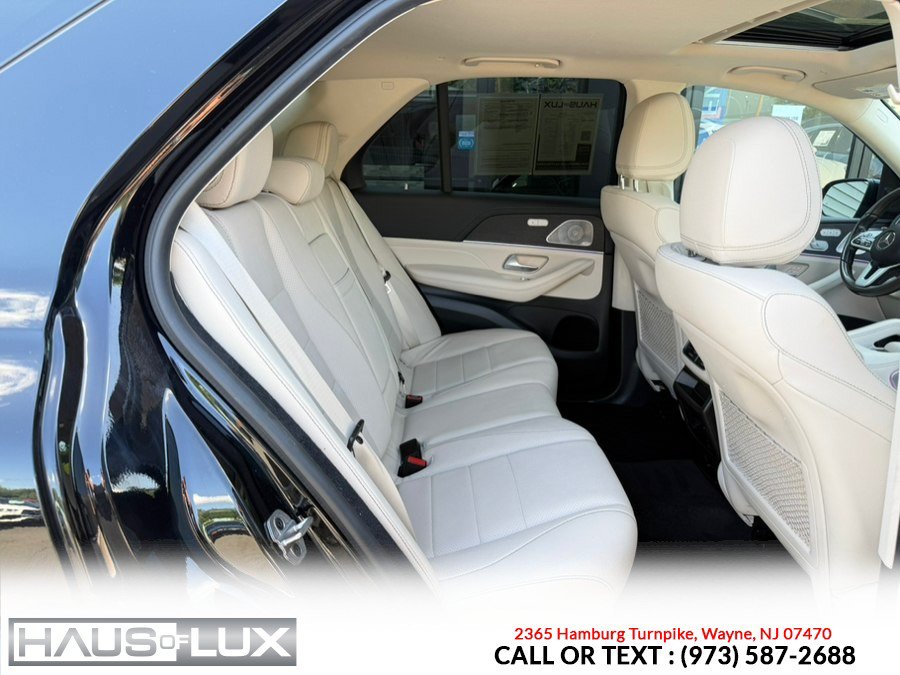 Used 2021 Mercedes-Benz GLE 450 4MATIC w/ AMG Line Exterior image 16