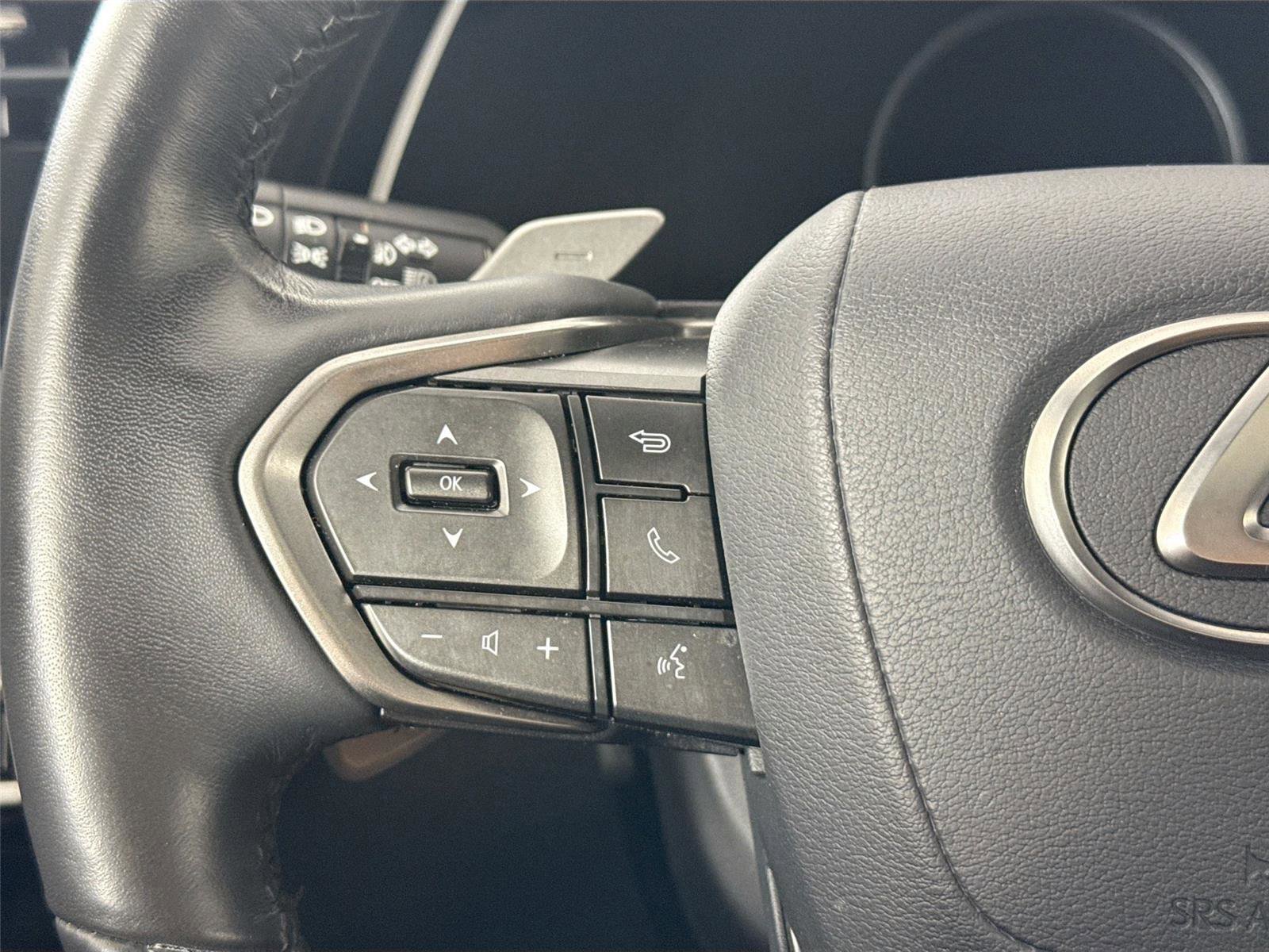 Used 2023 Lexus RX 350 Premium w/ Accessory Package AWD/4WD image 18