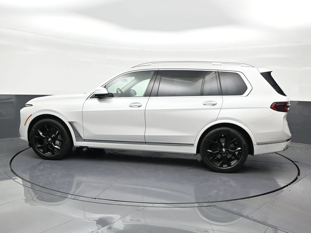 Used 2024 BMW X7 xDrive40i w/ Premium Package image 2