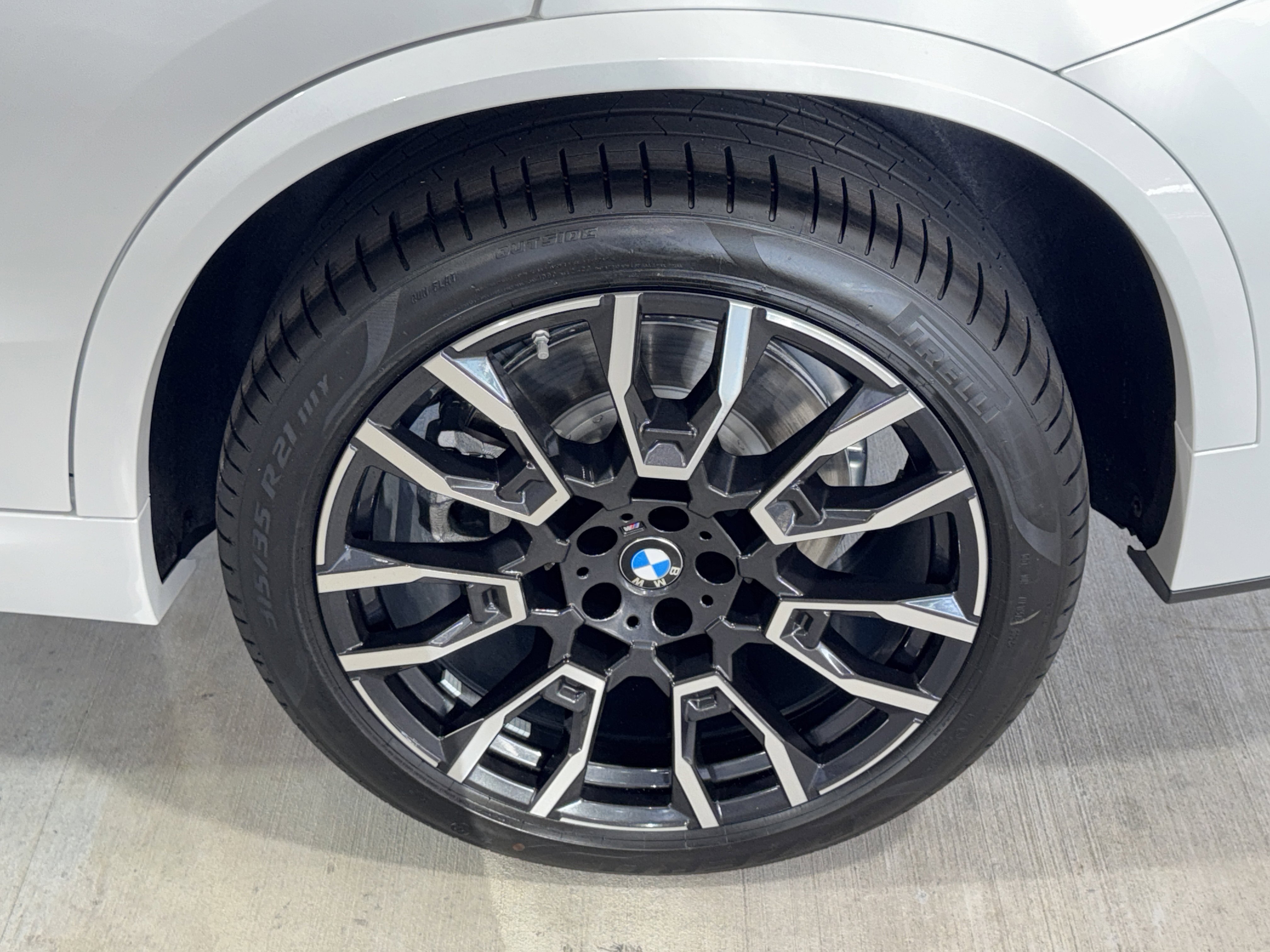 New 2026 BMW X5 xDrive50e w/ M Sport Package AWD/4WD image 25