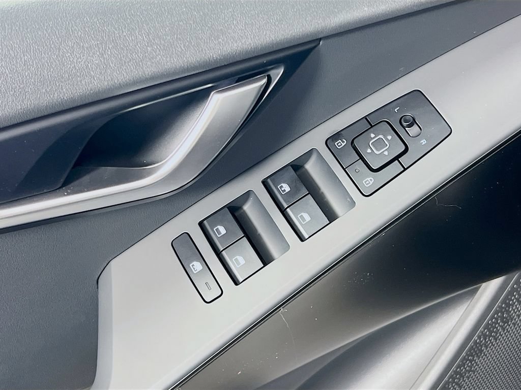 New 2026 Kia Niro LX FWD image 15