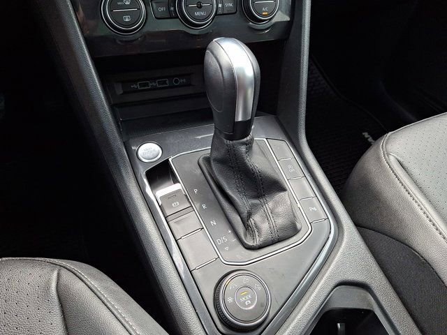 Certified 2020 Volkswagen Tiguan SEL w/ 3rd Row Seat Package image 19