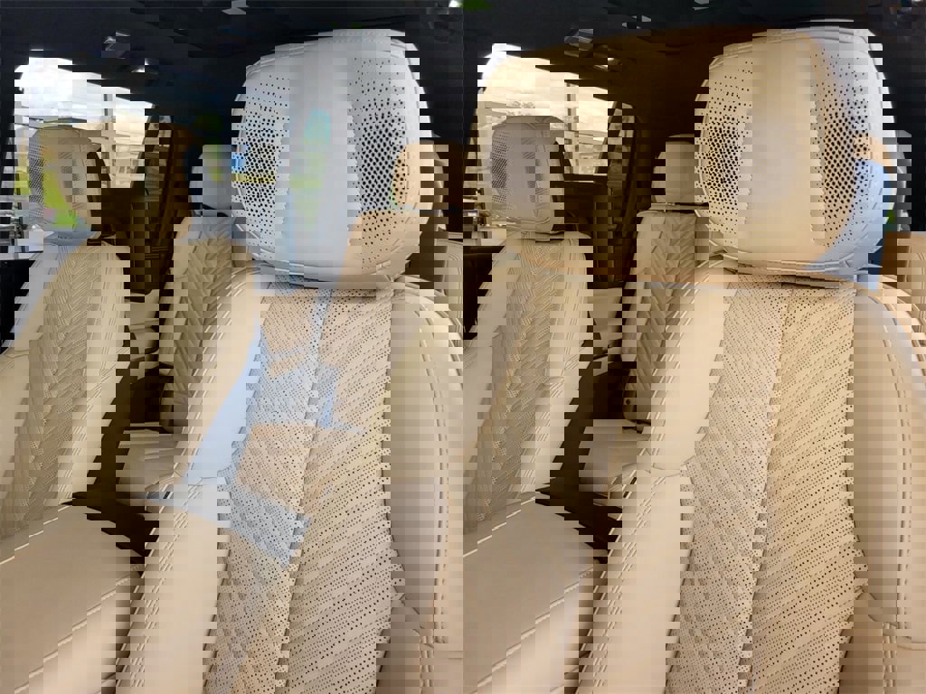 New 2025 Cadillac Escalade IQ Luxury 2 image 13