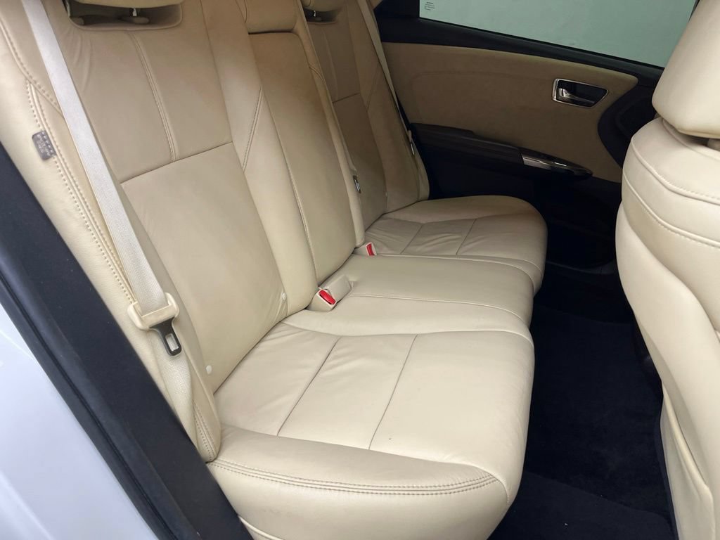 Used 2015 Toyota Avalon XLE FWD image 18