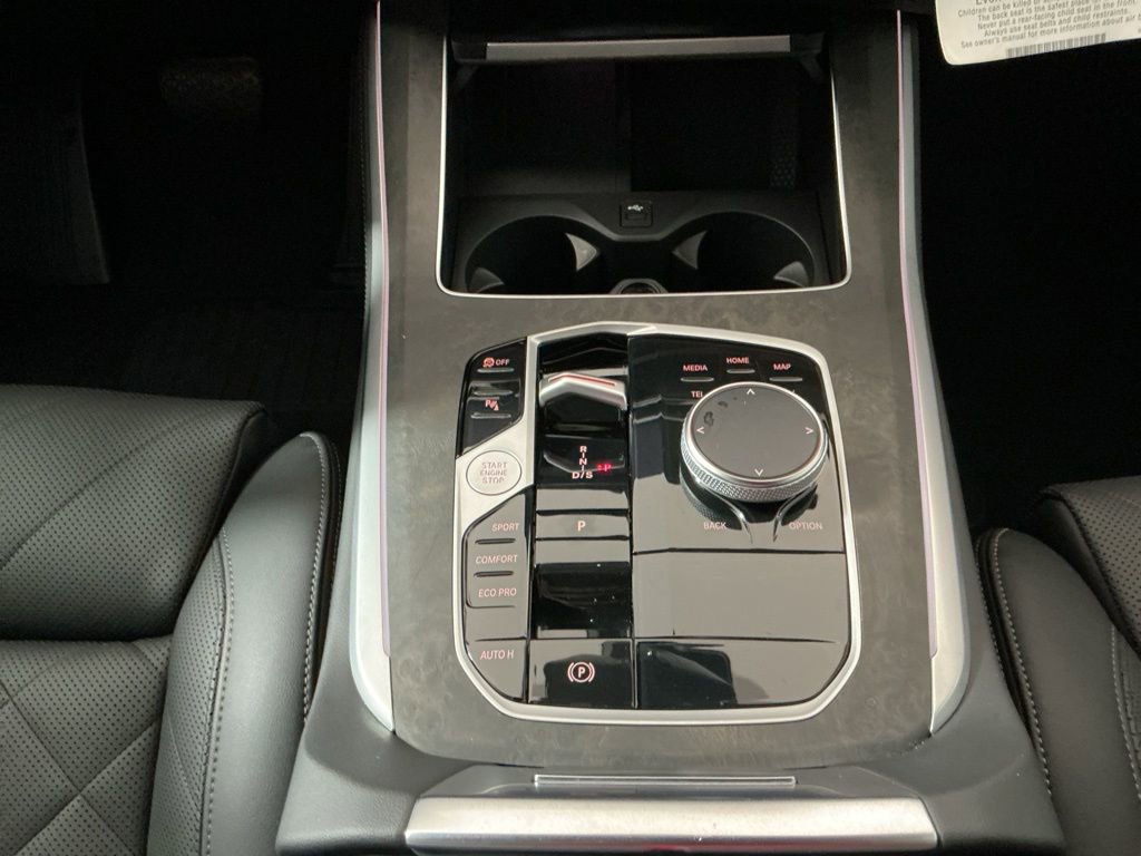 Certified 2025 BMW X5 sDrive40i w/ Climate Comfort Package RWD image 12