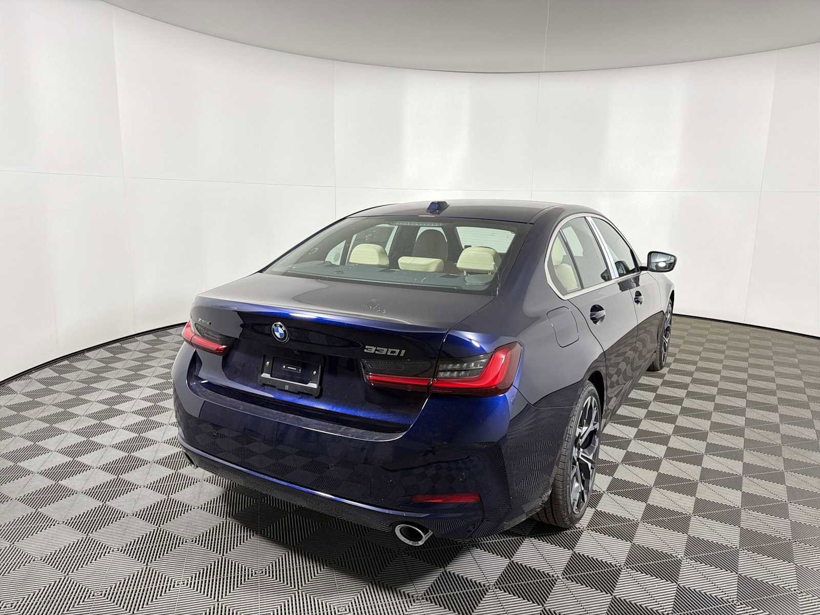 New 2026 BMW 330i xDrive Sedan w/ Convenience Package image 9