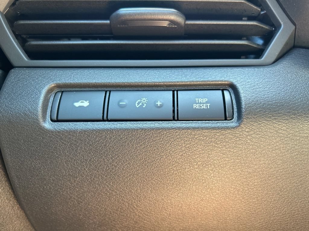 Certified 2025 Nissan Altima 2.5 S FWD image 30