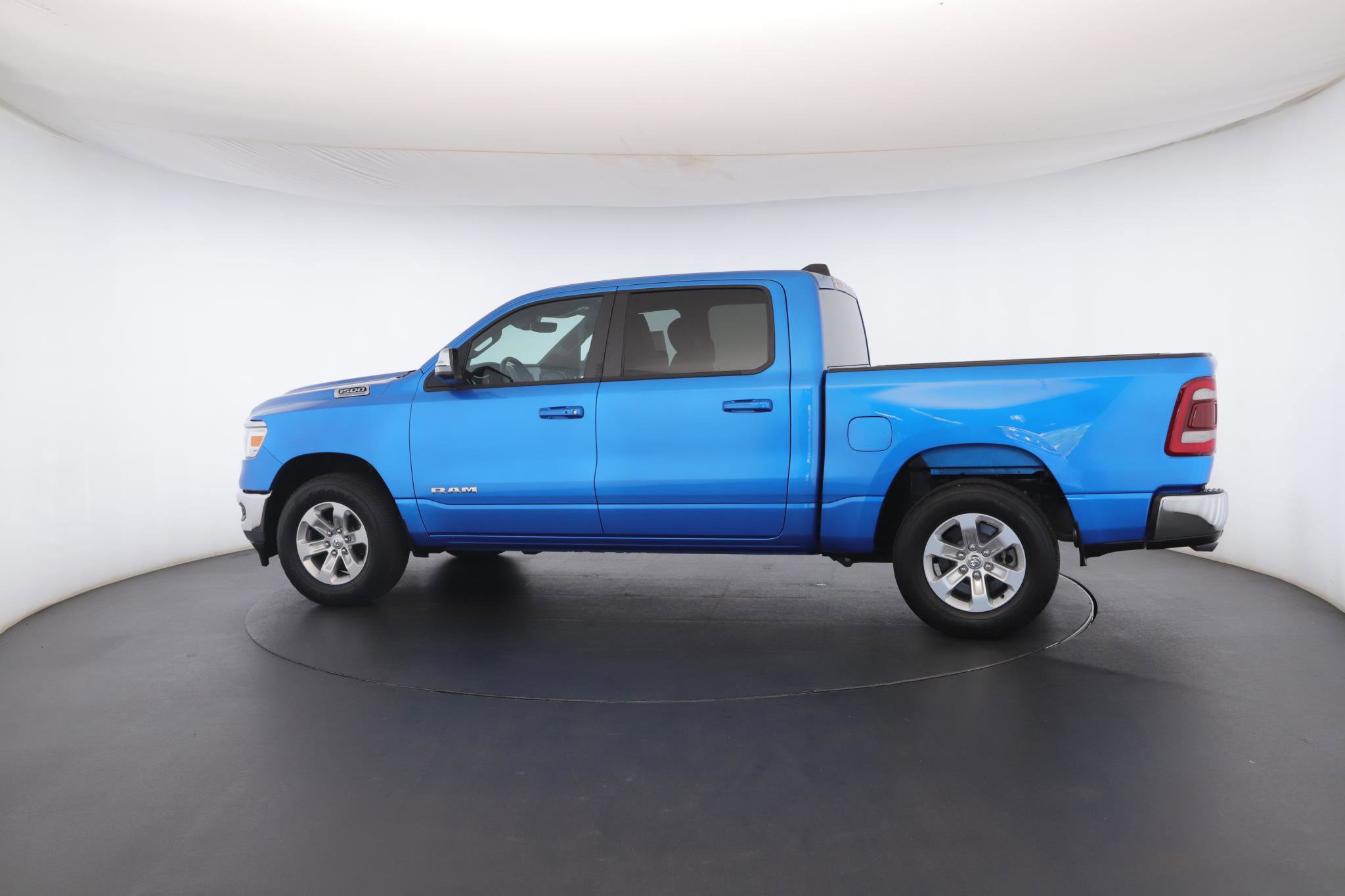 Used 2024 RAM 1500 Laramie AWD/4WD image 21