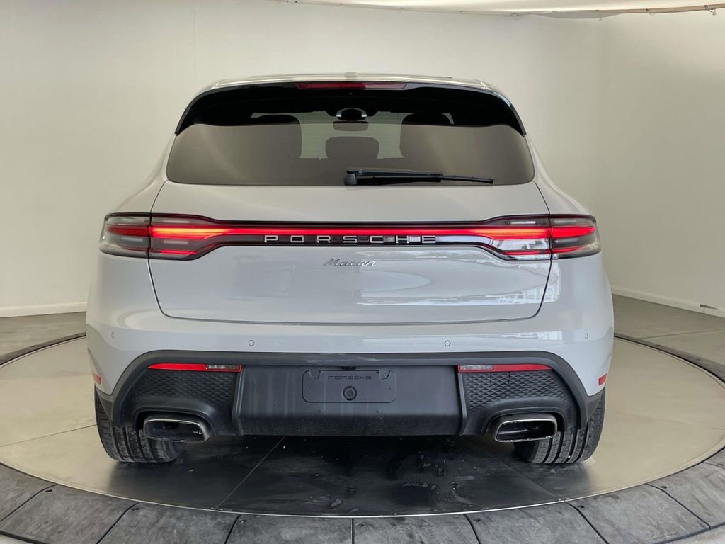 Certified 2023 Porsche Macan image 6