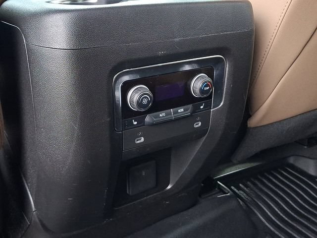 Used 2024 Chevrolet Tahoe Premier AWD/4WD image 18