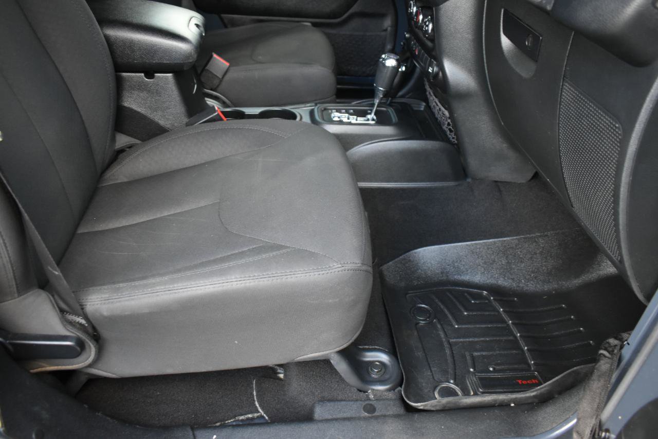 Used 2018 Jeep Wrangler Unlimited Sport S AWD/4WD image 29
