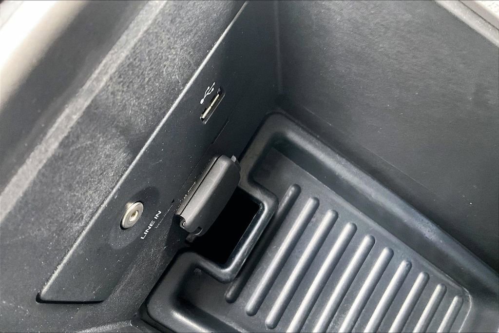 Used 2013 Ford Edge SE image 15