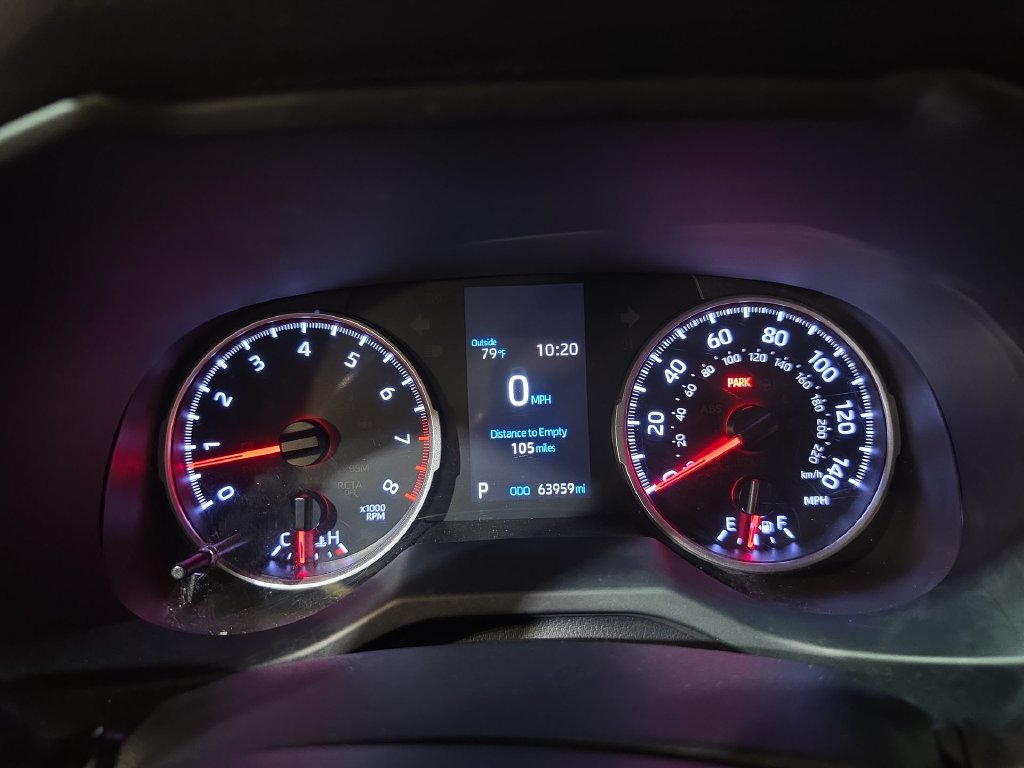 Used 2021 Toyota RAV4 LE AWD/4WD image 10
