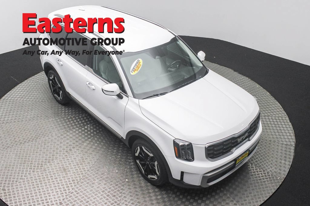 Used 2023 Kia Telluride S FWD image 3