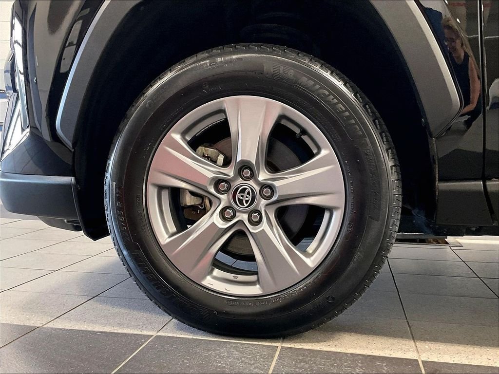 Certified 2022 Toyota RAV4 XLE w/ Convenience Package AWD/4WD image 7