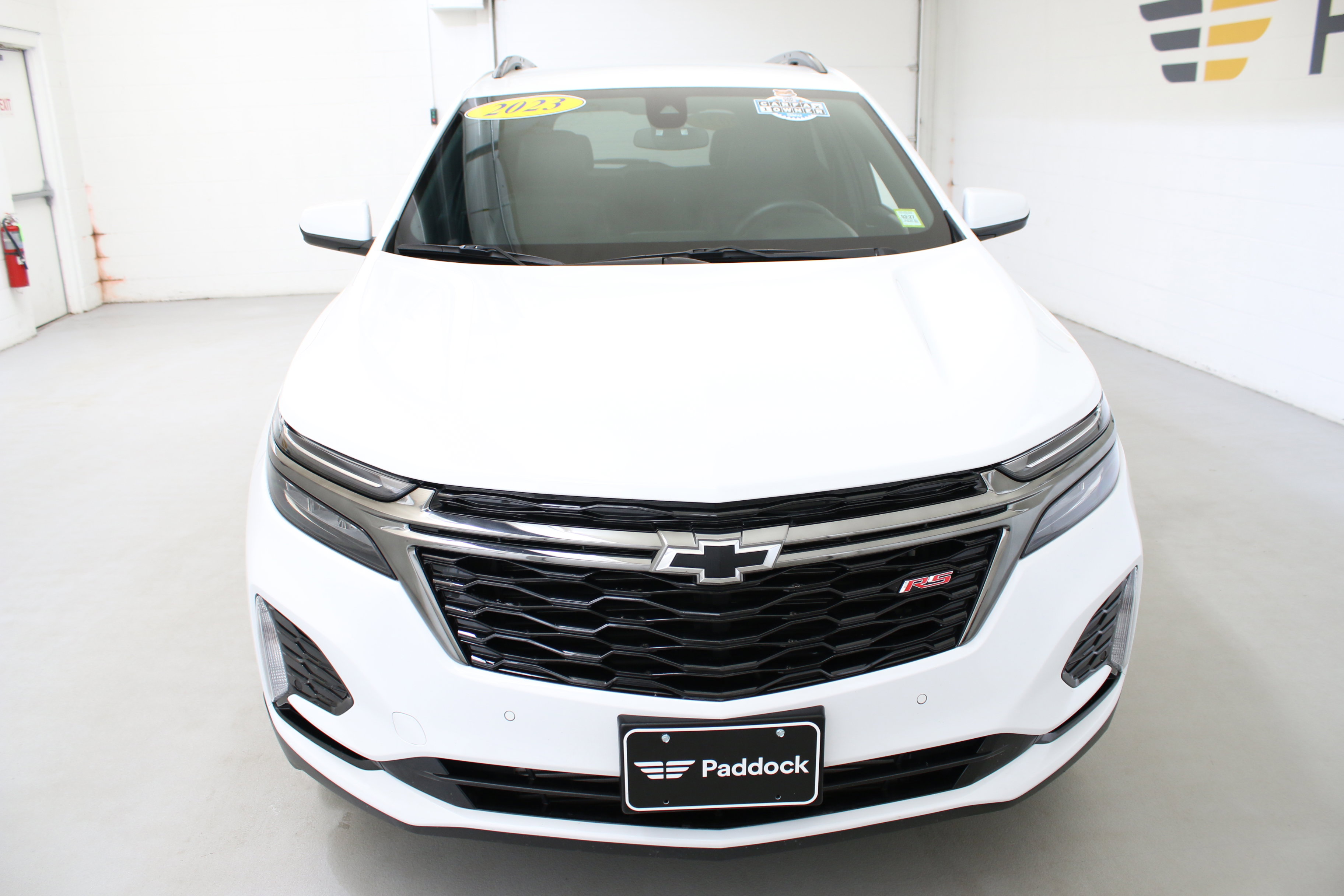 Used 2023 Chevrolet Equinox RS AWD/4WD image 2