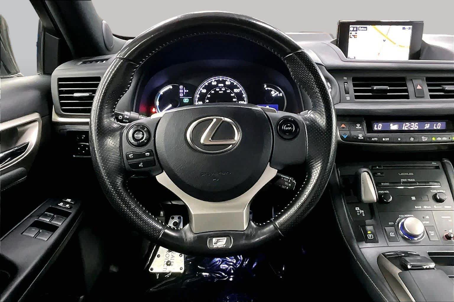 Used 2017 Lexus CT 200h w/ Navigation System Package FWD image 5